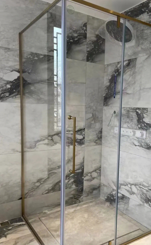 南京卫生间装修，淋浴间玻璃房的材质对质量有什么影响