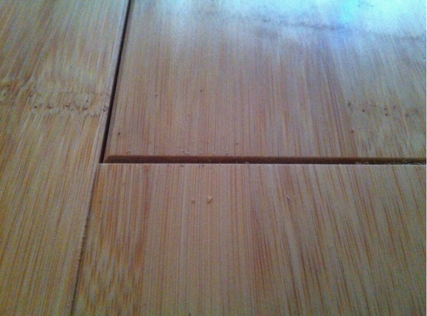 南京新房装修，地板安完了之后有裂缝怎么办